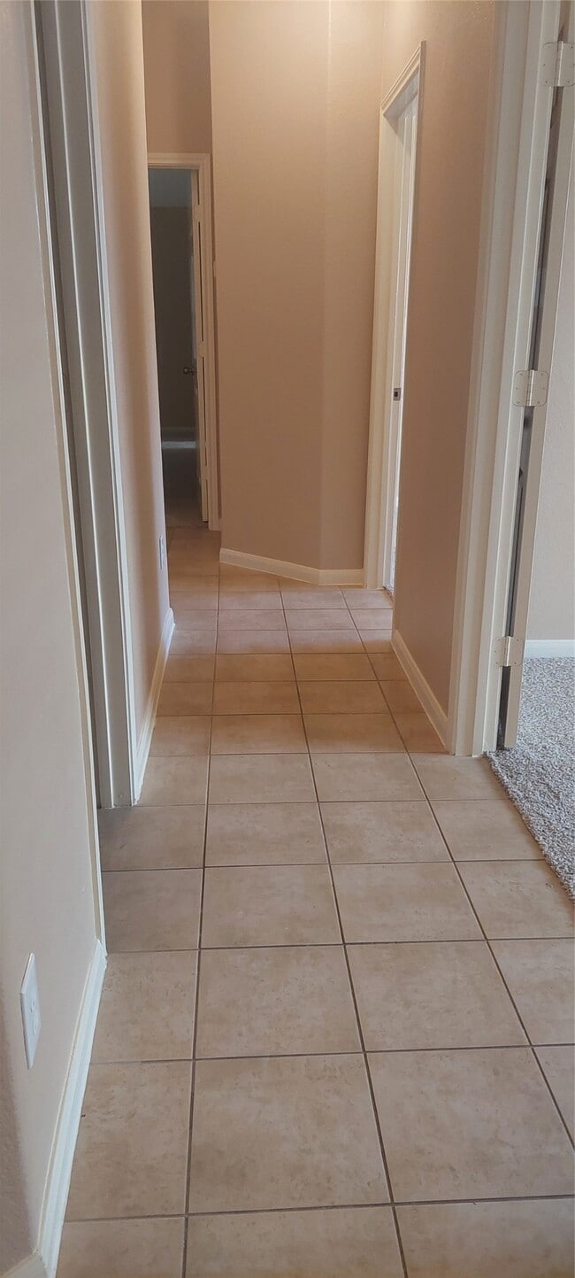 Building Photo - 2310 Appian Way