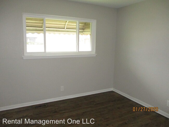 Building Photo - 3 br, 1.5 bath House - 26600 Hoover