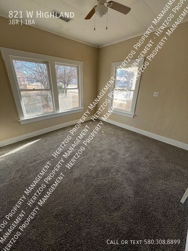 Building Photo - 821 W Highland-