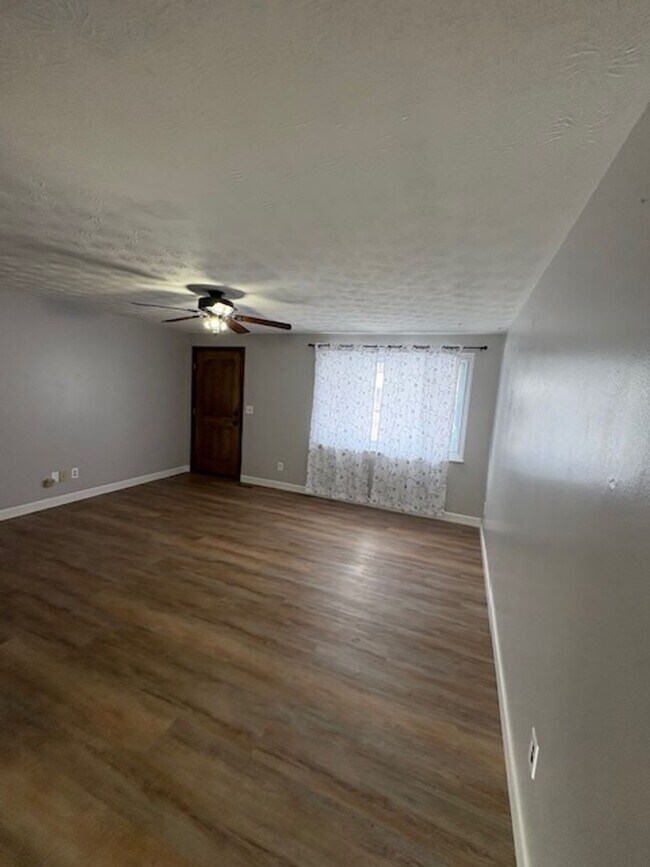 Foto del edificio - 3 Bedroom, 1 1/2 Bath Home in Huber Heights