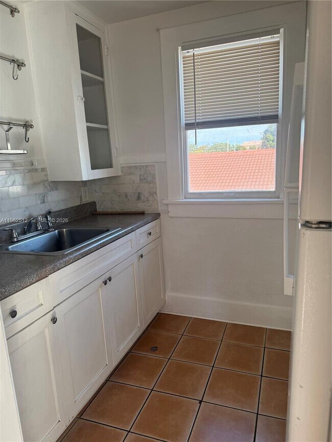 Foto del edificio - 2811 SW 4th St