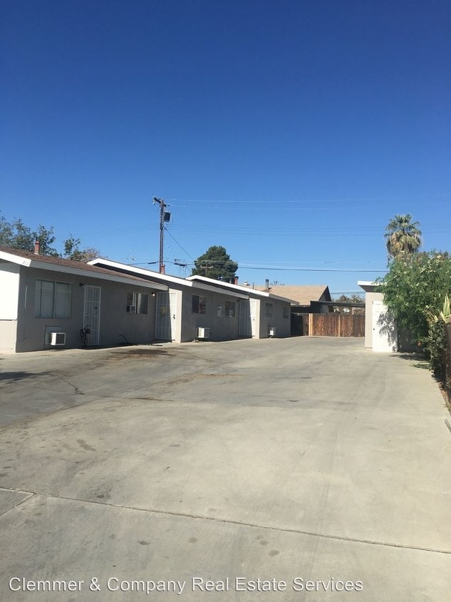 Building Photo - 210 E Harding Ave