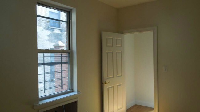 Building Photo - 309 W 83rd St