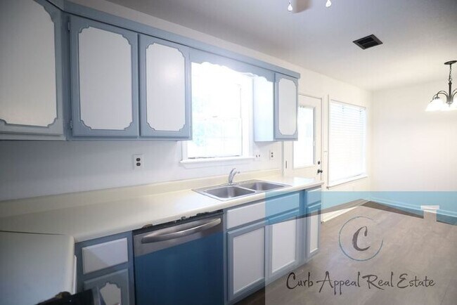 Building Photo - Beautiful 3 bed 2 bath home - Jonesboro