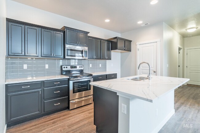 Building Photo - 322 S Fritts Ave