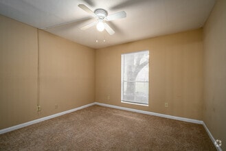 2BR, 2BA - 975SF - Walnut Terrace Apartments