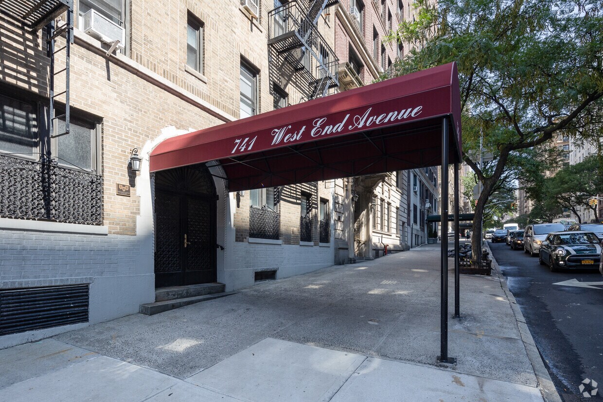 Entrada - 741 W West End Ave