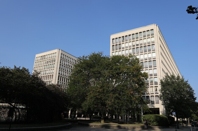 Foto del edificio - 1400 E 55th Pl
