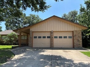 Building Photo - 10422 Winding Trail Rd