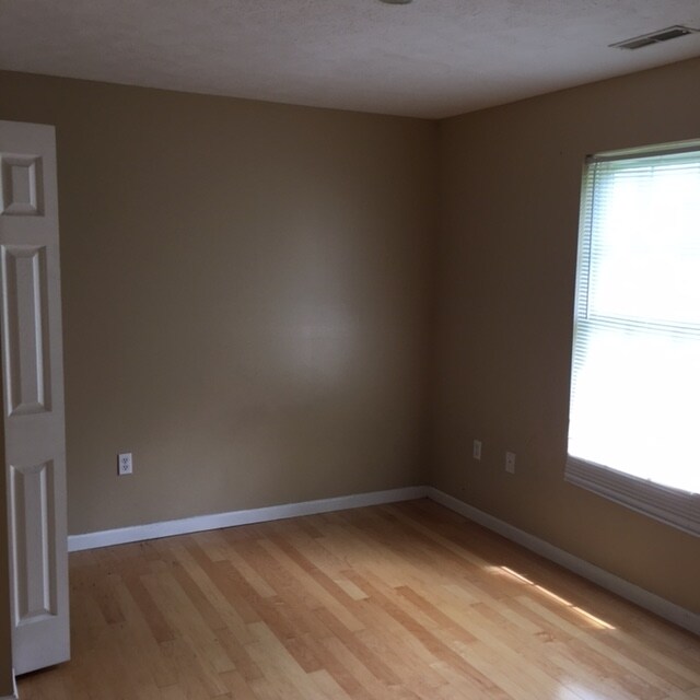 Building Photo - 131 Restwood Pl