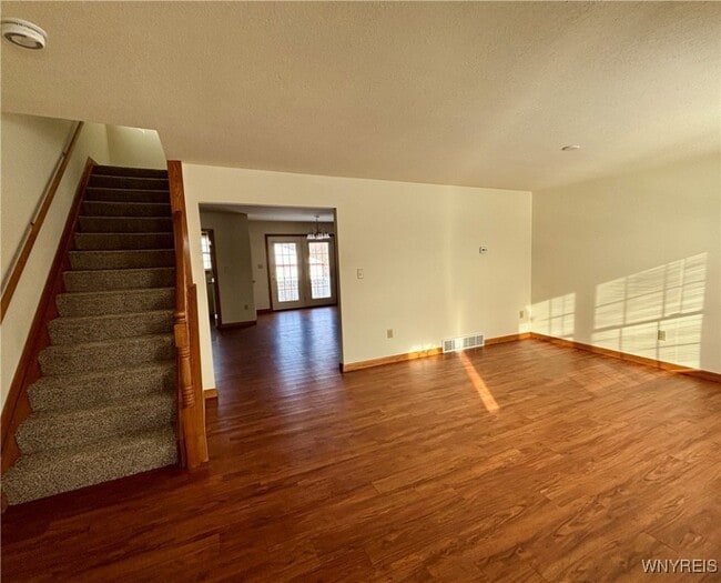 Building Photo - 1696 Orchard Park Rd