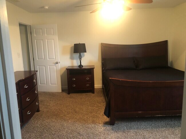 Foto del edificio - 219 Moss Creek Ave