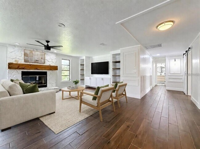 Foto del edificio - 12756 Poinsettia Ave