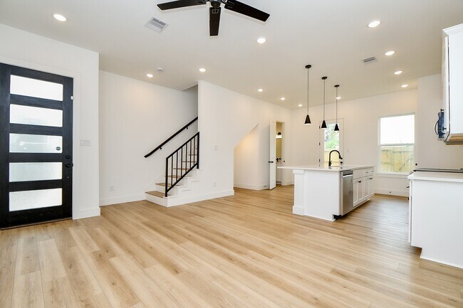 Foto del edificio - 2706 Bostic St