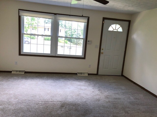 Foto del edificio - 2934 Thackeray Ave NW