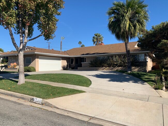 Main Photo - 5210 S Corning Ave