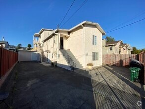 Building Photo - 4032 Suter St