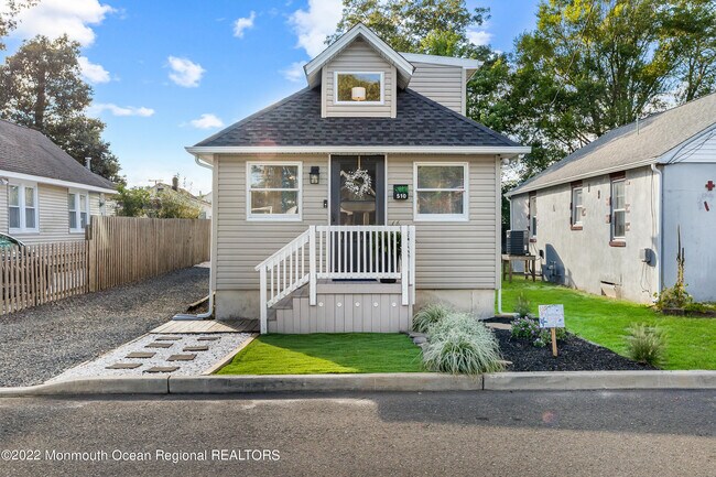 Building Photo - 510 Narragansette Ave