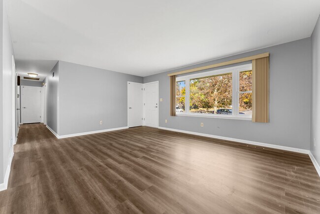 Building Photo - 632 South St