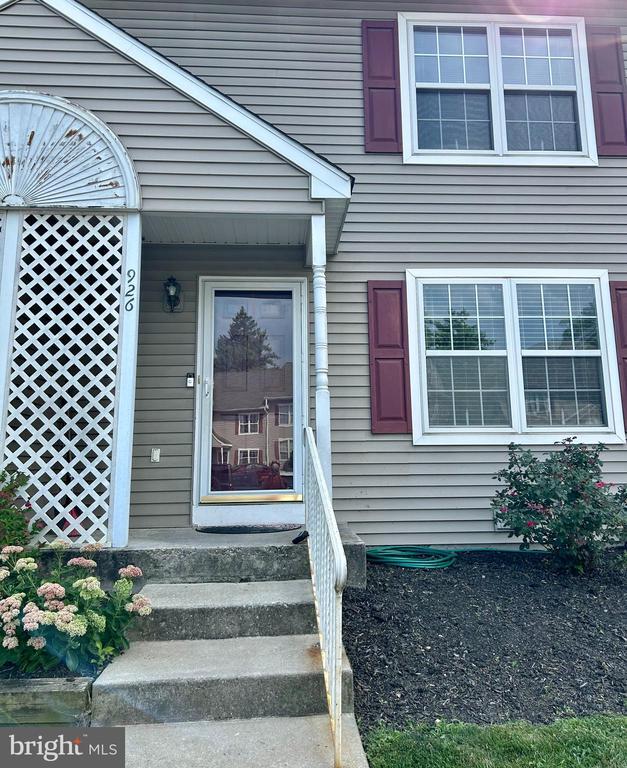 Foto principal - 926 Woodlawn Ave