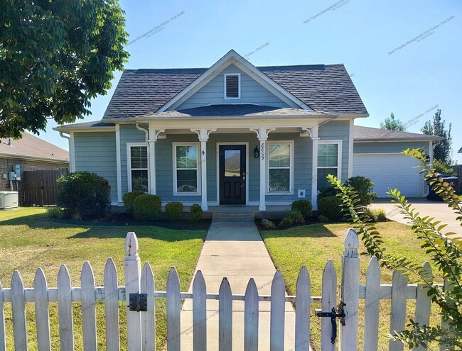 Building Photo - 8809 Wildwood Way