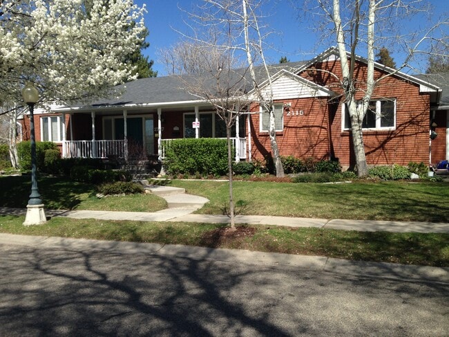 Building Photo - 2107 E Browning Ave