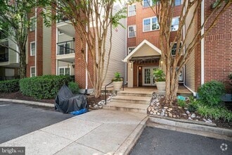 Building Photo - 3315 Wyndham Cir
