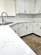 Building Photo - 1620 Sungate Dr
