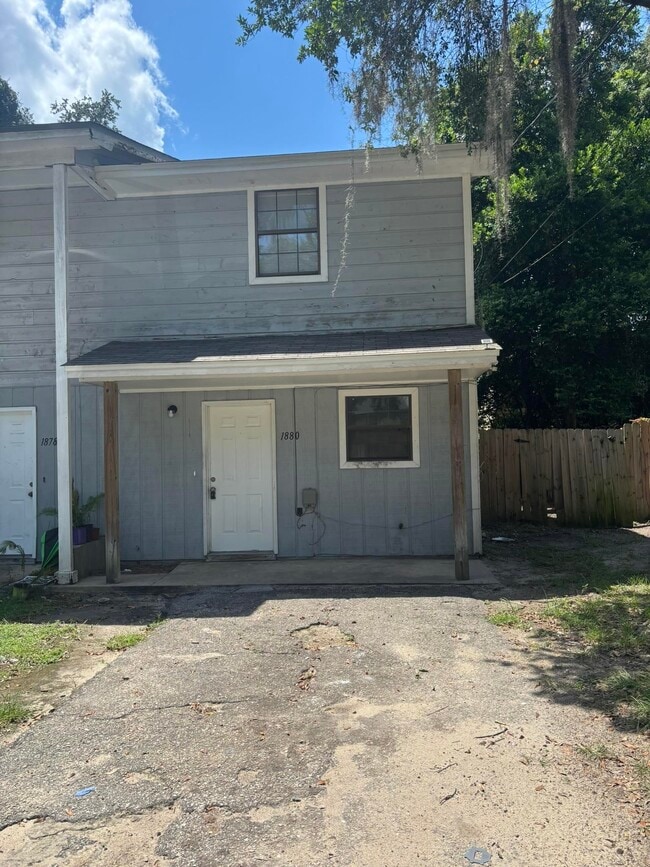 Building Photo - 1880 Nekoma Ct