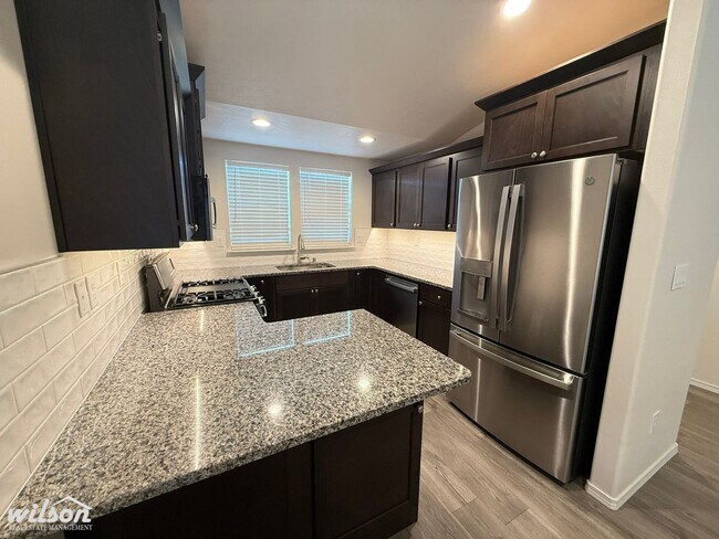 Foto del edificio - 3BD/2BA - Stunning Modern Home in Desirabl...