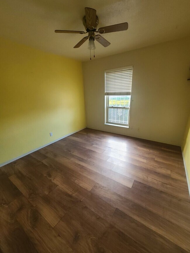 Foto del edificio - Beautiful 4BR+office home located in acade...