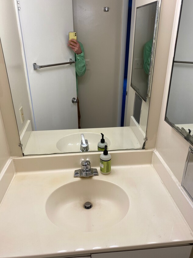 Foto principal - 1700 17th St NW