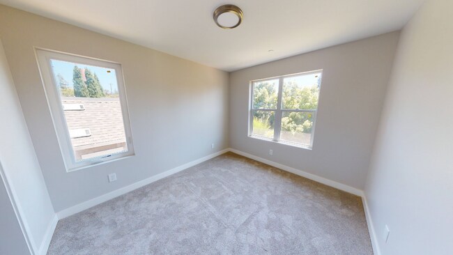 Foto del edificio - Gorgeous Modern Townhome, easy access to freeway & UCSC, downtown & beaches - OPEN HOUSE 12/6, 11...
