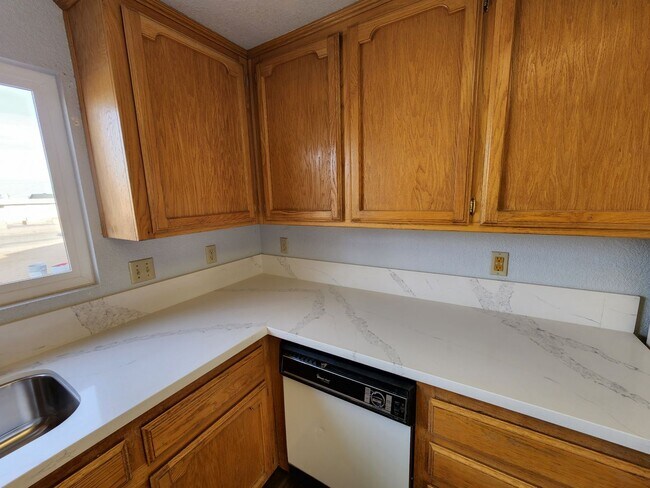 Foto del edificio - Beautiful 3 bedroom and 2 bathroom house/ ...