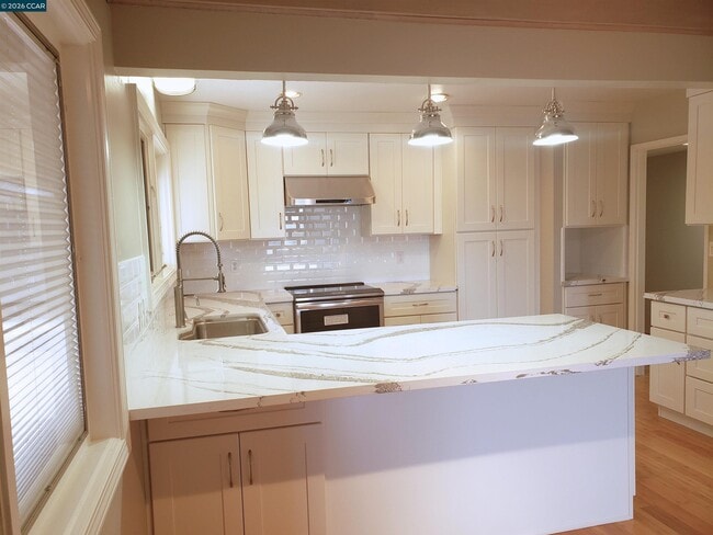 Building Photo - 29 Chapel Dr