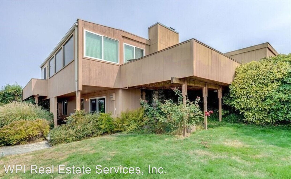 Primary Photo - 4 br, 3 bath House - 13610 Somerset Lane SE