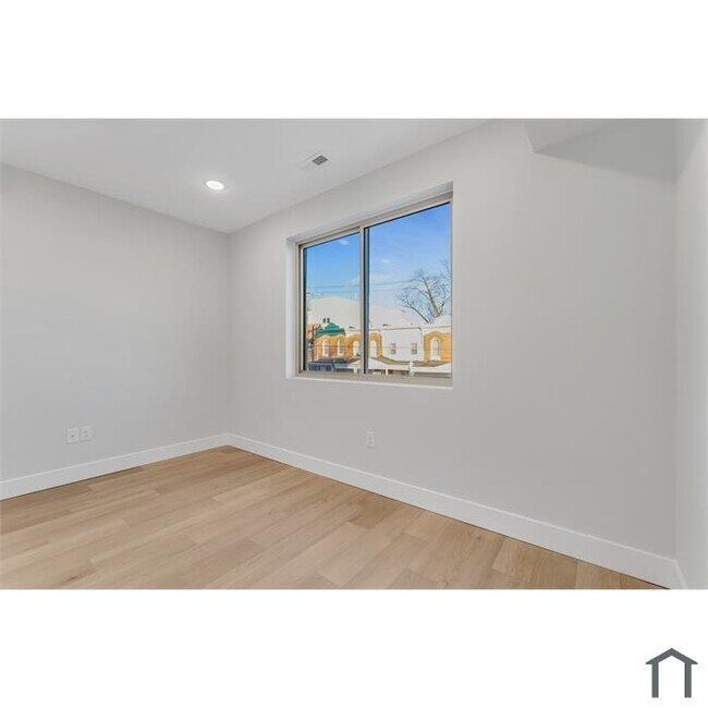Foto del edificio - 3213 N 13th St