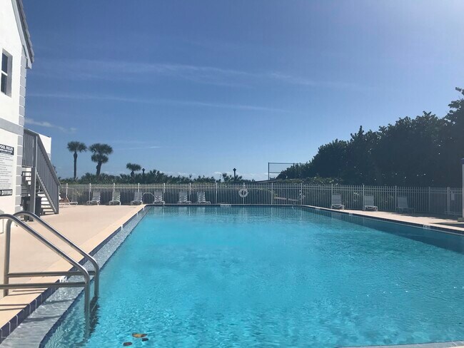 Foto del edificio - 625 Ocean Park Ln