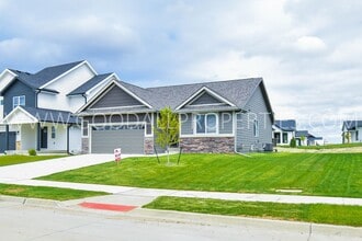 Building Photo - 18203 Alpine Dr