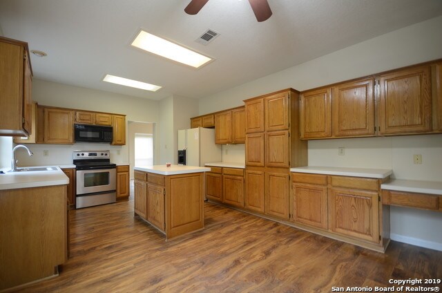 Building Photo - 8624 Wood Forest