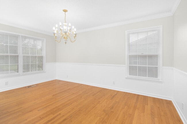 Building Photo - 1003 Coronado Ave SE