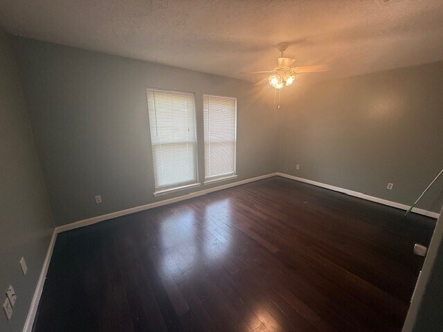 Foto del edificio - 3106 Trembling Creek Cir