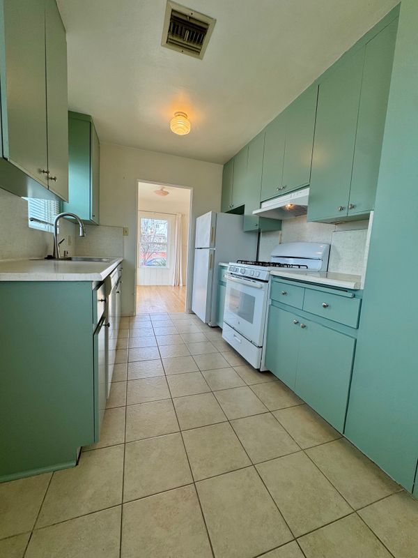 Foto del edificio - 803 Van Nuys St