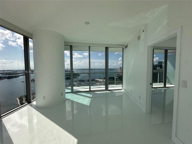 Foto del edificio - 888 Biscayne Blvd