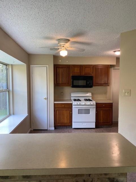 Building Photo - 523 Gleneagles Dr