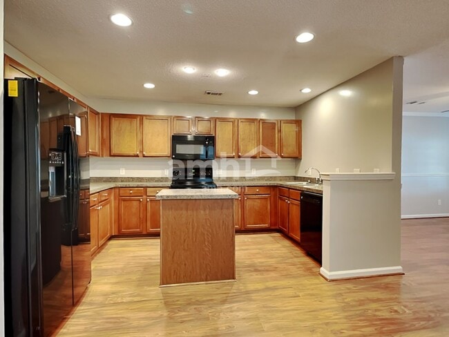 Building Photo - 240 Tigers Paw Dr