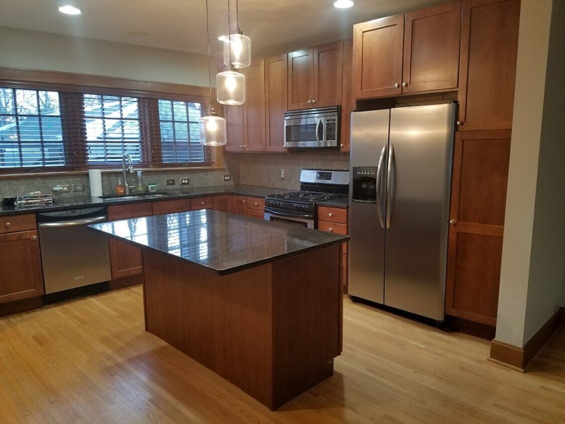 1873 W 5th Ave, Marble Cliff, OH 43212 House Rental in Marble Cliff