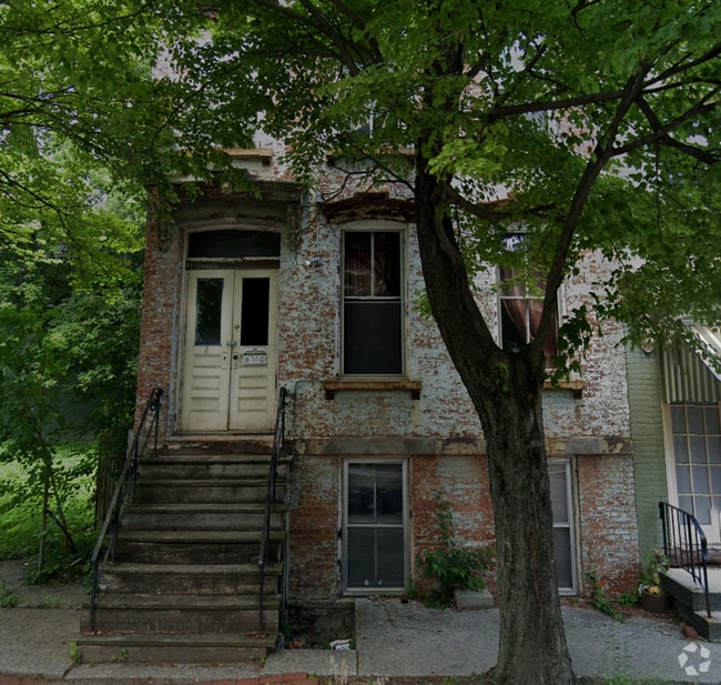 Building Photo - 153 4th Ave