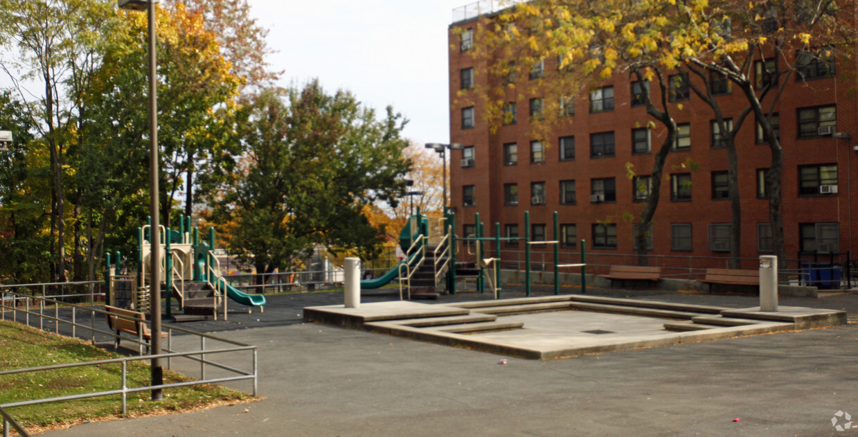 Building Photo - Fountain Place