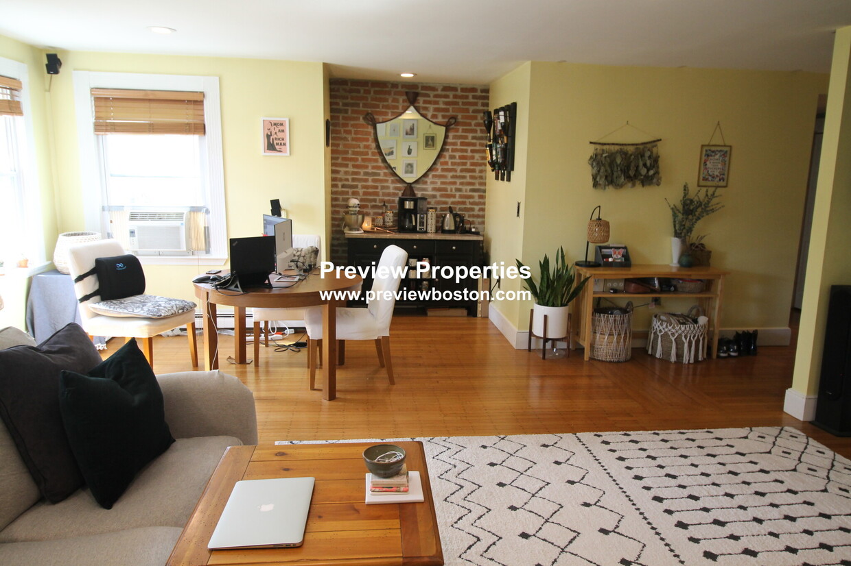 Primary Photo - 127 Kilsyth Rd